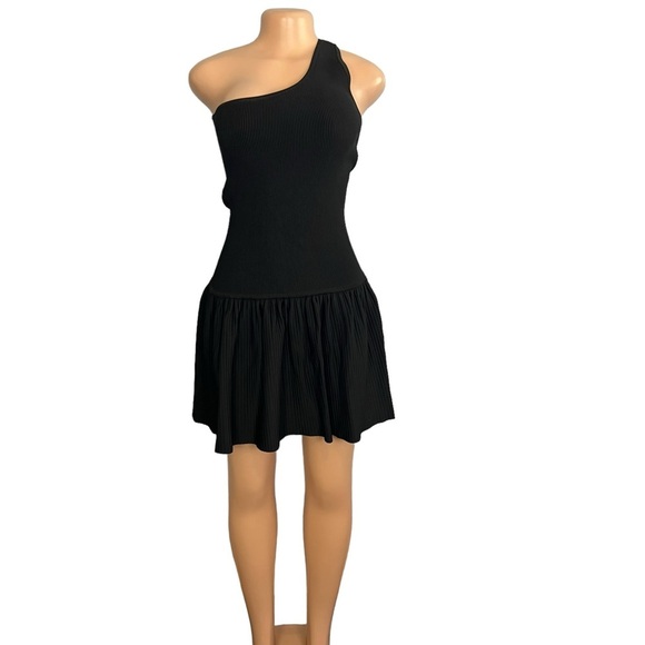 3/$30 🍂 BCBGMAXAZRIA One Shoulder Fit And Flare Dress Ribbed Black - Picture 2 of 11